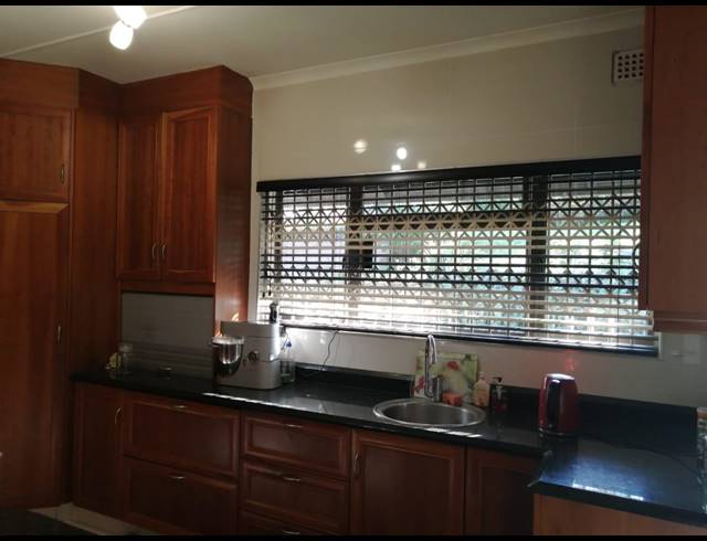 4 BEDROOM HOUSE FOR SALE IN RESERVOIR HILLS